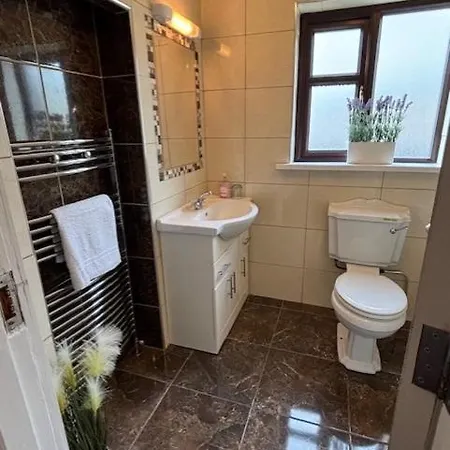 Holiday home Ashgrove House *
